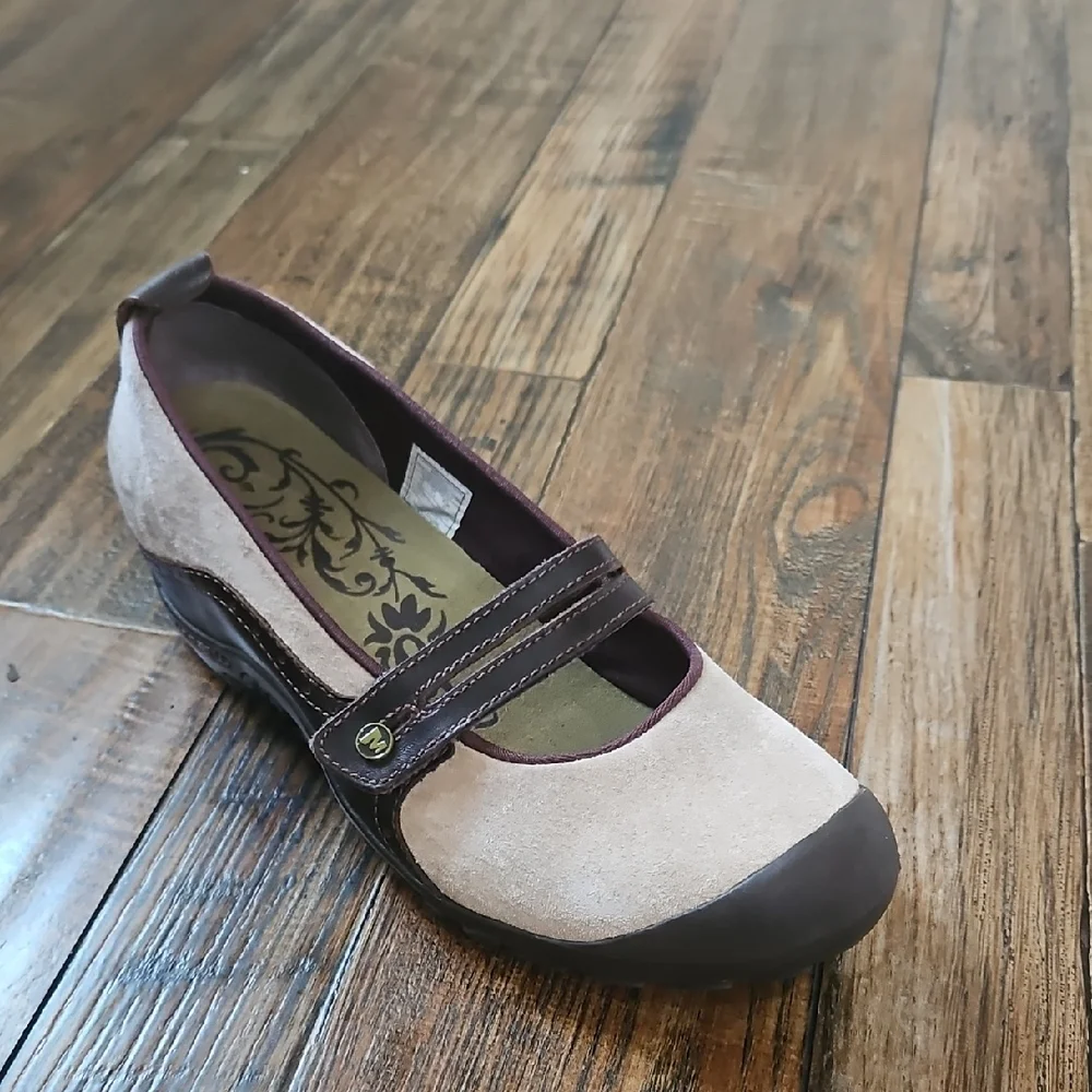 Merrell Brown and Cream Mary Jane Flats‎